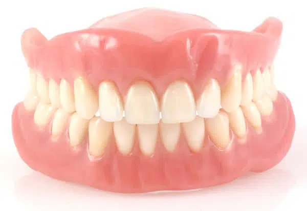 Proteza dentara mobila totala cu sustinere pe cerul gurii Proteza dentara mobila totala cu sustinere pe cerul gurii