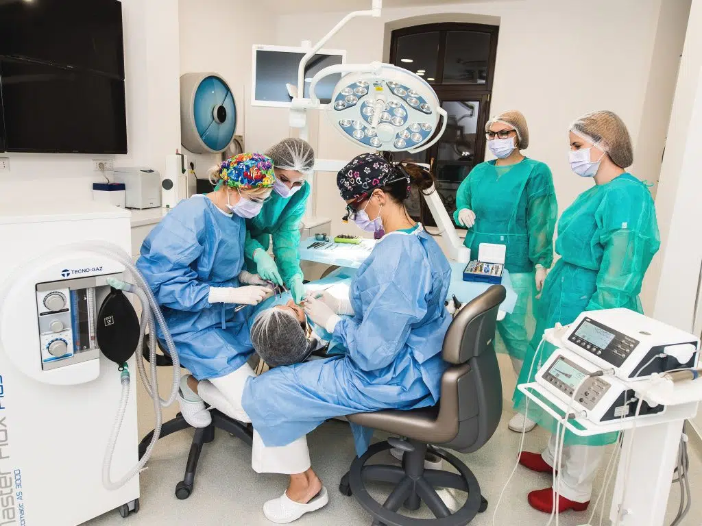 Chirurgie dentara ultramoderna in Bucuresti